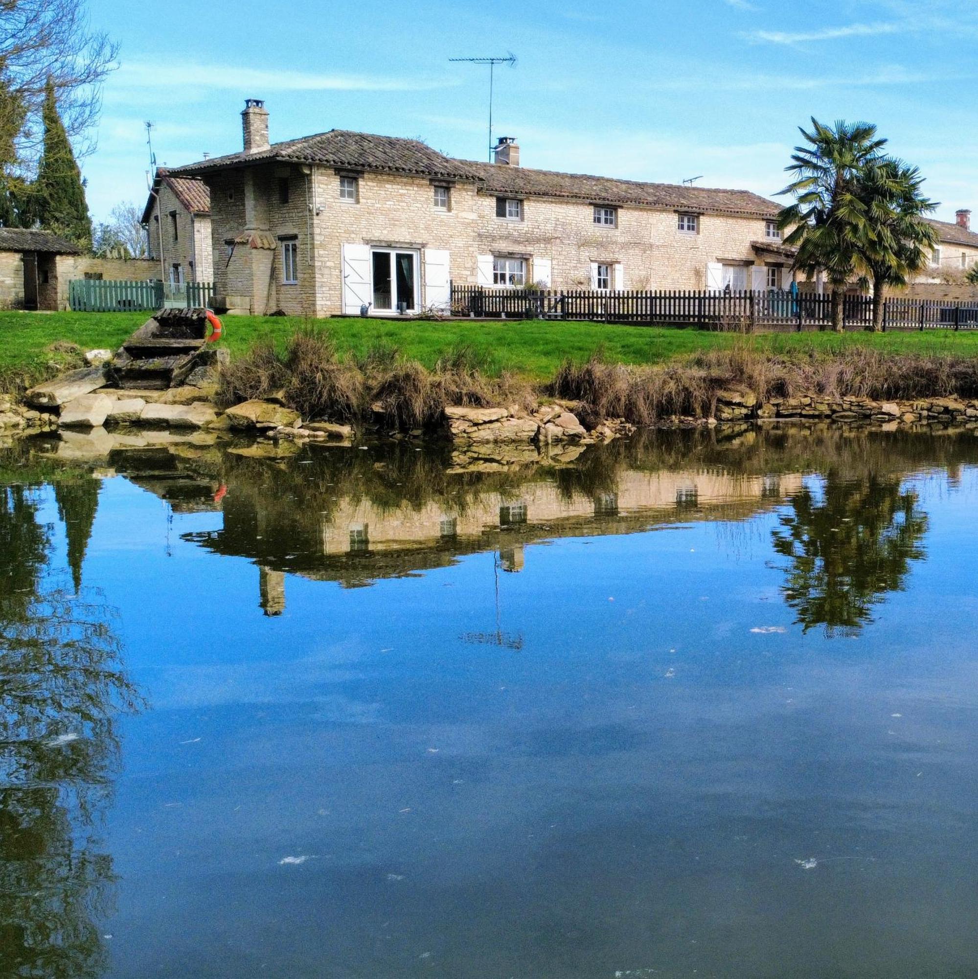 La Maison Du Petit Lac Messé Zewnętrze zdjęcie